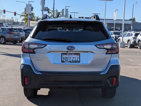 Certified 2022 Subaru Outback Premium image 3