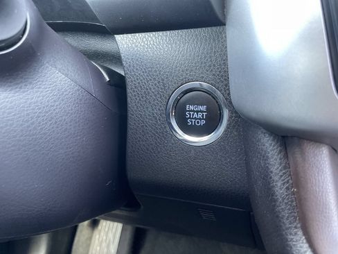 Used 2019 Toyota Highlander Limited Platinum AWD/4WD image 28