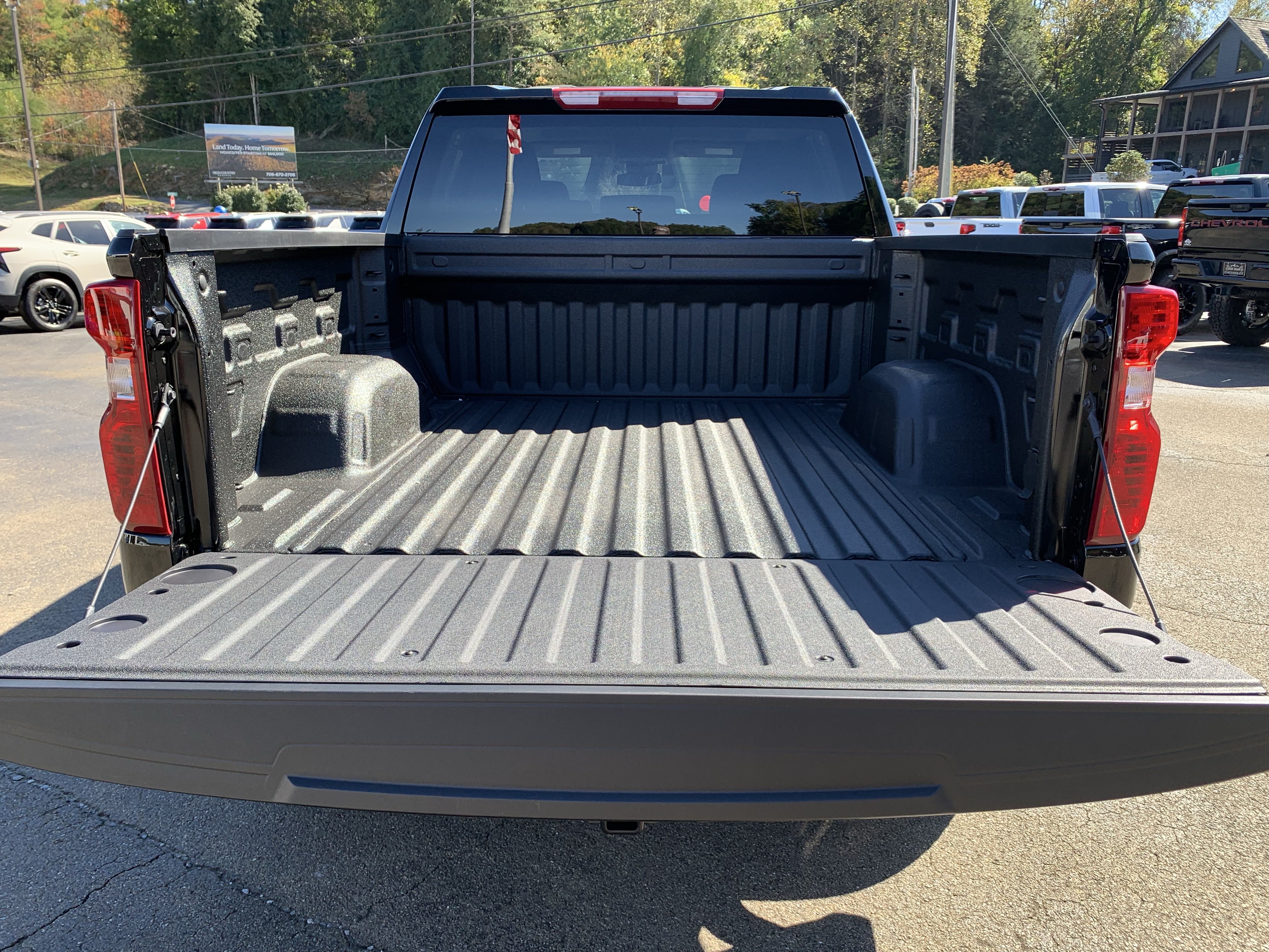 New 2026 Chevrolet Silverado 1500 Custom w/ Turbomax Blackout Package AWD/4WD image 18