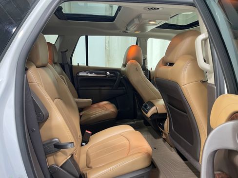 Used 2017 Buick Enclave Leather w/ Enclave Tuscan Edition FWD image 32