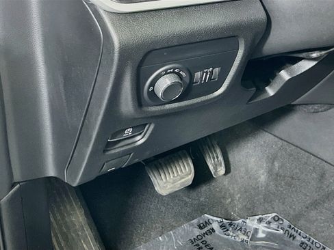 Used 2023 Jeep Grand Cherokee Altitude image 10