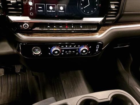 Used 2022 GMC Sierra 1500 SLE AWD/4WD image 31