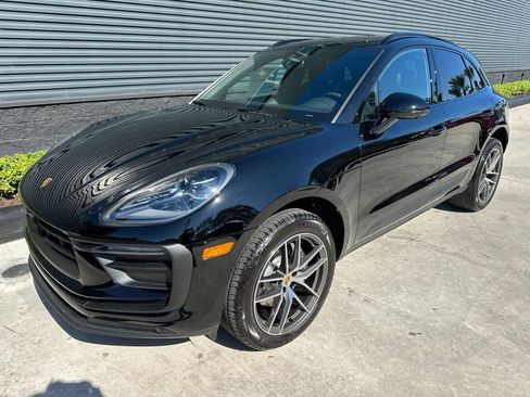 Used 2026 Porsche Macan AWD/4WD image 7
