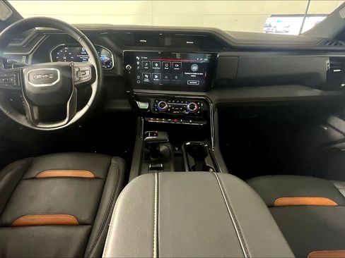 Used 2024 GMC Sierra 1500 AT4 w/ Technology Package image 15