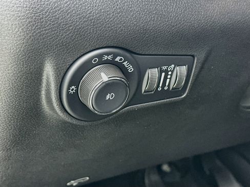 Used 2023 Jeep Compass Limited AWD/4WD image 10