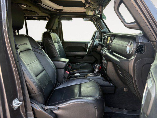 Used 2018 Jeep Wrangler Unlimited Sahara w/ Dual Top Group AWD/4WD image 10