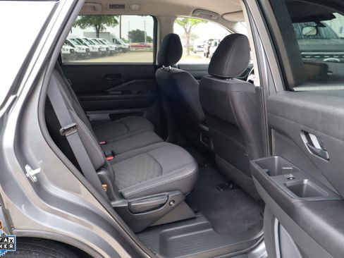 Used 2024 Nissan Pathfinder SV FWD image 28