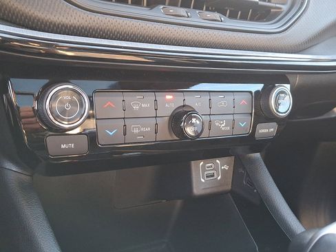 Used 2023 Jeep Compass Trailhawk w/ Trailhawk Elite Group image 16