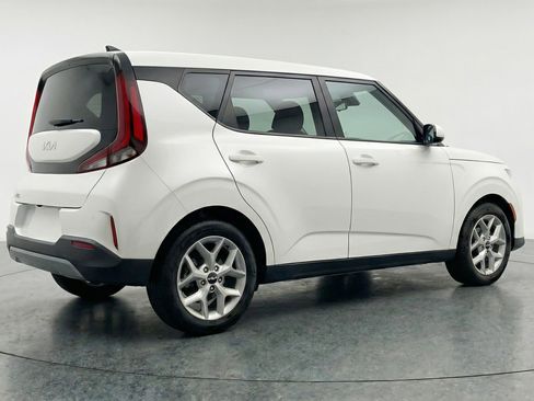 Used 2025 Kia Soul LX w/ LX Technology Package image 9