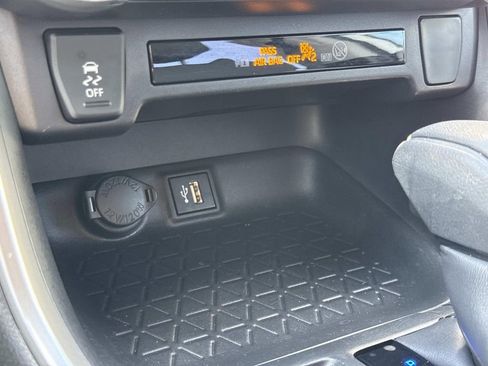 Used 2023 Toyota RAV4 XLE AWD/4WD image 7