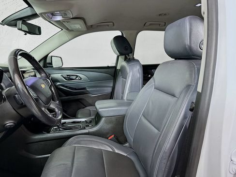 Used 2018 Chevrolet Traverse Premier w/ Driver Confidence II Package FWD image 8