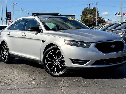Used 2019 Ford Taurus SHO image 33