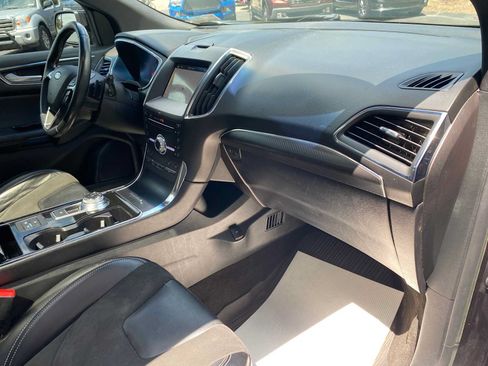 Used 2019 Ford Edge ST w/ Equipment Group 401A AWD/4WD image 18