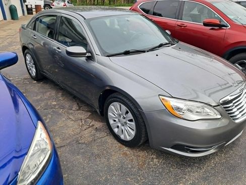 Used 2013 Chrysler 200 LX FWD image 2