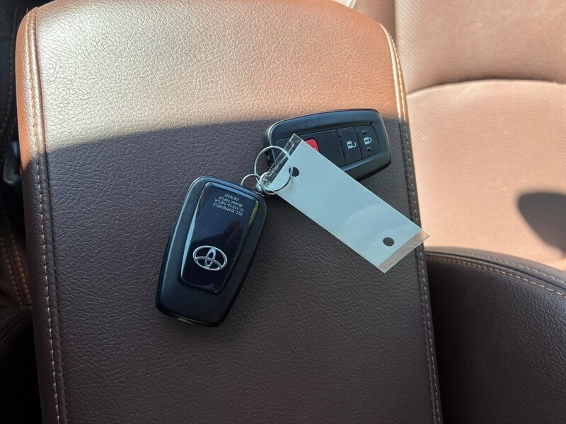 Used 2023 Toyota 4Runner Limited AWD/4WD image 37