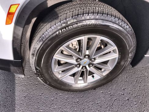 Used 2023 Chevrolet Traverse LT image 10