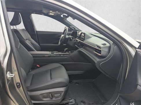 Certified 2026 Toyota Crown Platinum image 19