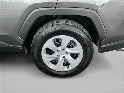 Used 2024 Toyota RAV4 LE AWD/4WD image 9