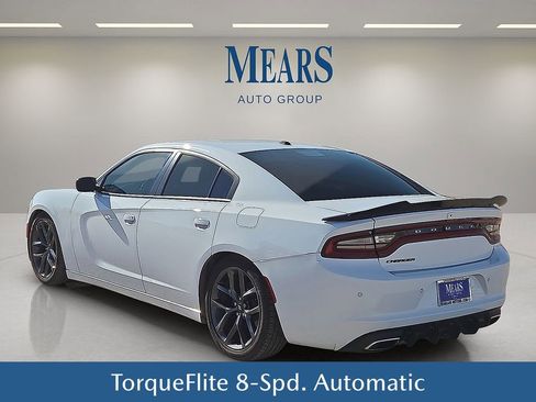 Used 2019 Dodge Charger SXT image 4