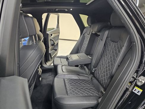 Used 2018 Audi SQ5 Prestige w/ Prestige Package image 26