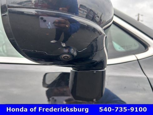 Used 2020 Chrysler Pacifica Touring-L w/ Advanced Safetytec Group image 14