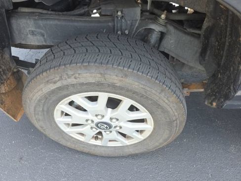 Used 2024 Toyota Tacoma SR RWD image 10
