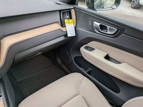 New 2026 Volvo XC60 B5 Plus w/ Protection Package Premier image 18
