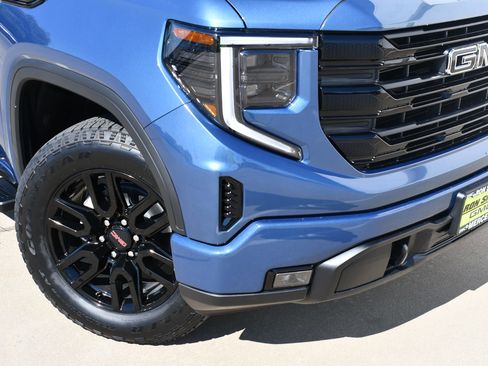 New 2026 GMC Sierra 1500 Elevation w/ LPO, Elevation Black Package image 3