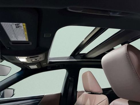 Used 2025 Lexus ES 350 w/ Premium Package image 26