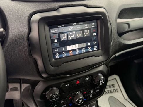 Used 2018 Jeep Renegade Latitude image 16