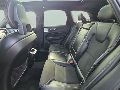Used 2018 Volvo XC60 T6 R-Design w/ Convenience Package image 20