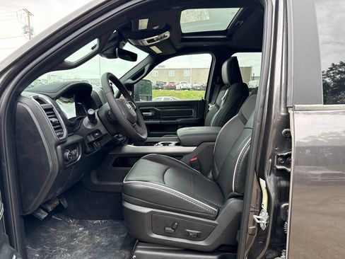 New 2026 RAM 2500 Laramie AWD/4WD image 17