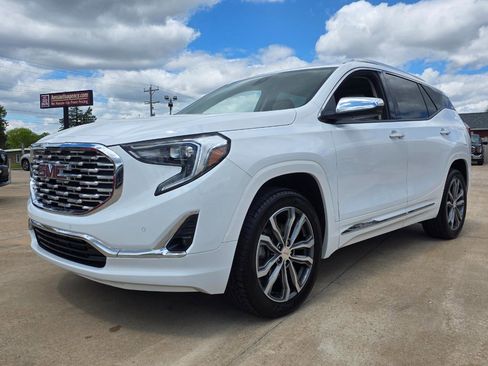 Used 2020 GMC Terrain Denali w/ LPO, Floor Liner Package AWD/4WD image 2