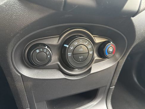 Used 2014 Ford Fiesta S image 32