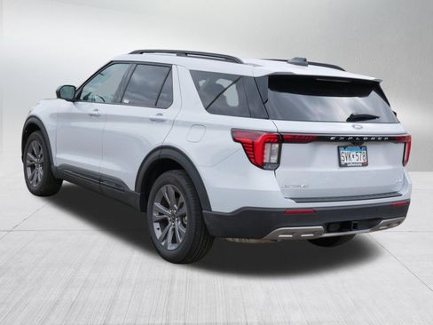 Used 2026 Ford Explorer Active w/ Active Comfort Package AWD/4WD image 5