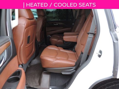 Used 2020 Cadillac Escalade Luxury image 16