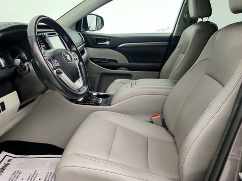 Used 2018 Toyota Highlander Limited Platinum AWD/4WD image 19