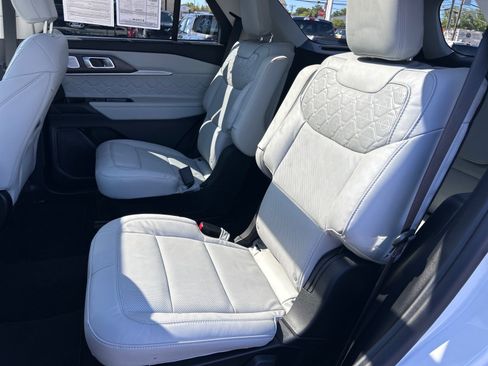 Used 2025 Ford Explorer Platinum w/ Ultimate Package AWD/4WD image 9