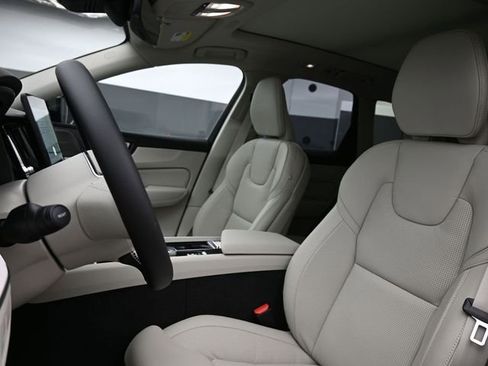 New 2026 Volvo XC60 B5 Ultra w/ Protection Package Premier image 9