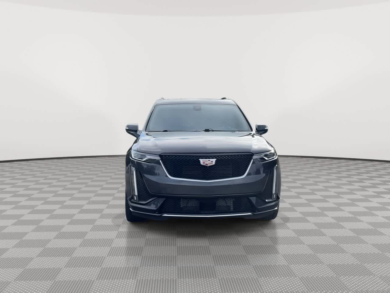 Used 2023 Cadillac XT6 Sport w/ Technology Package AWD/4WD image 3