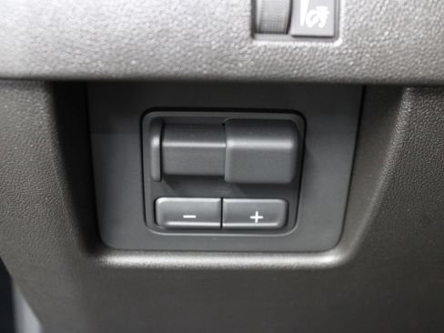 Used 2026 Chevrolet Colorado ZR2 w/ Technology Package AWD/4WD image 59