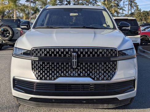 Certified 2025 Lincoln Navigator Reserve image 10