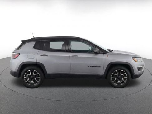 Used 2025 Jeep Compass Trailhawk AWD/4WD image 10