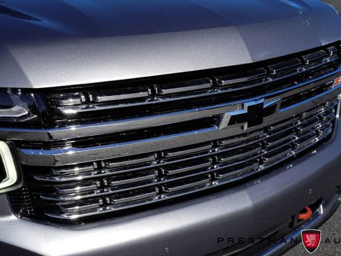 Used 2021 Chevrolet Tahoe Z71 w/ Luxury Package AWD/4WD image 19