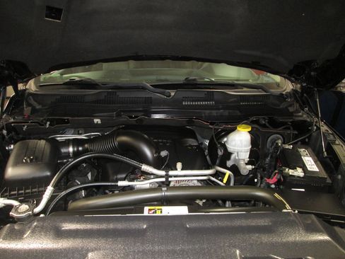 Used 2018 RAM 1500 Laramie w/ Convenience Group image 39