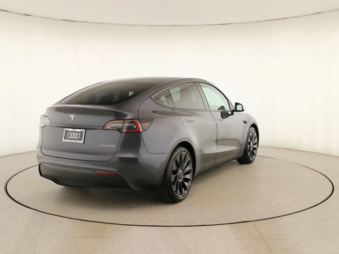 Used 2022 Tesla Model Y Performance AWD/4WD image 5