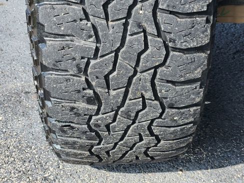 Used 2019 RAM 1500 Limited w/ Body Color Bumper Group AWD/4WD image 11