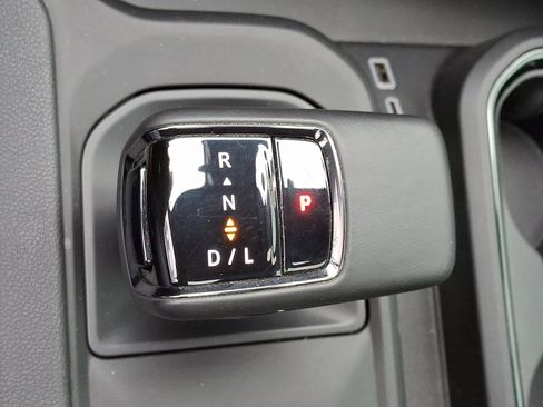 Used 2023 GMC Sierra 1500 AT4 w/ Technology Package image 16