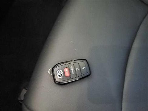 Used 2025 Toyota Corolla Cross XLE w/ Convenience Package AWD/4WD image 10