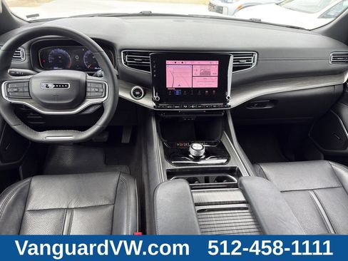 Used 2024 Jeep Wagoneer Series II w/ Flexible Seating Group RWD image 30